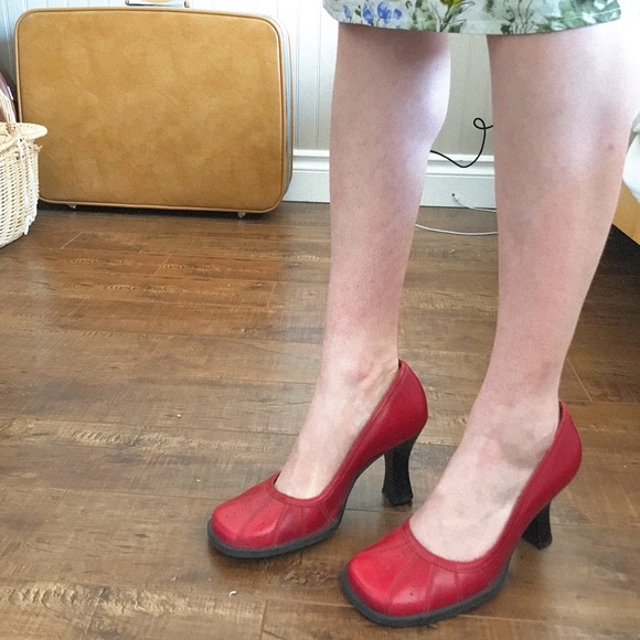 Cute red vintage heels, high quality - Picture 2 of 3